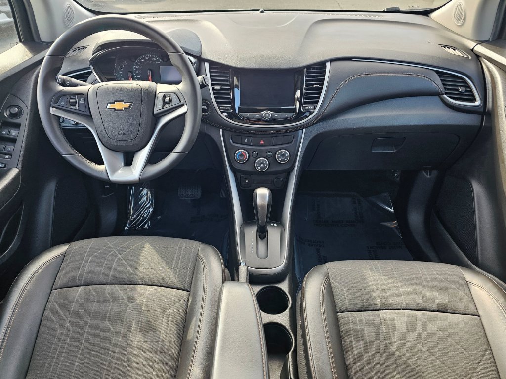 Used 2020 Chevrolet Trax LT w/ LT Convenience Package AWD/4WD image 19