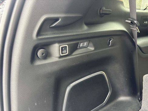 Used 2022 Jeep Grand Cherokee L Limited AWD/4WD image 7