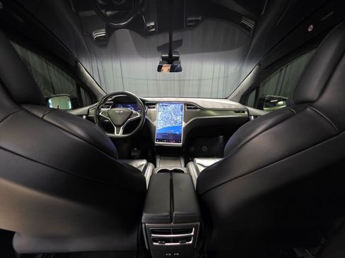 Used 2017 Tesla Model X 75D image 2
