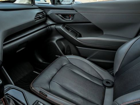 Used 2024 Subaru Crosstrek 2.5i Limited w/ Crosstrek Mirror Package image 27