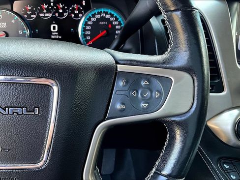 Used 2019 GMC Yukon XL Denali RWD image 12