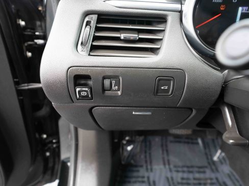 Used 2018 Chevrolet Impala LT FWD image 11