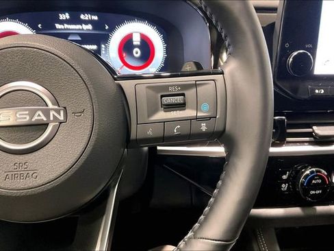 Used 2025 Nissan Pathfinder Platinum w/ Cargo Package image 19