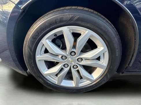 Used 2019 Chevrolet Impala LT w/ Sunroof and Spoiler Package image 27