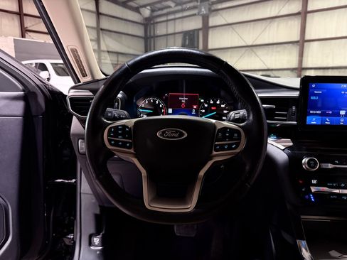 Used 2021 Ford Explorer Limited w/ Equipment Group 301A RWD image 31