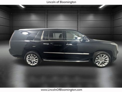 Used 2018 Cadillac Escalade ESV Luxury image 11