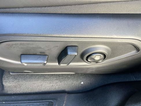 Used 2025 Jeep Grand Cherokee L Altitude image 16