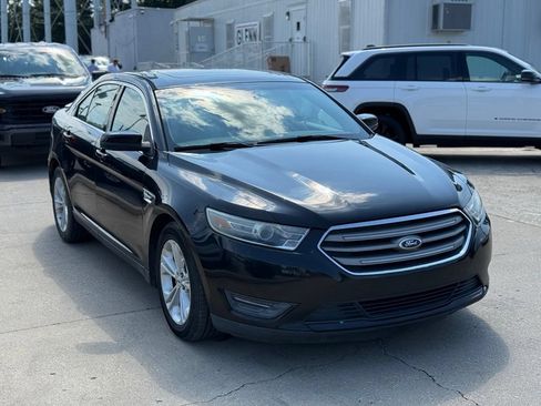 Used 2013 Ford Taurus SEL FWD image 4