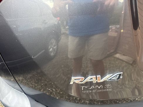 Used 2015 Toyota RAV4 XLE AWD/4WD image 7