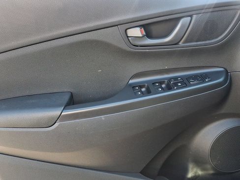 Used 2023 Hyundai Kona SEL AWD/4WD image 12