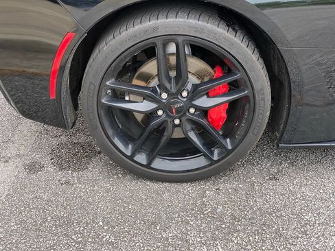 Used 2019 Chevrolet Corvette Stingray Coupe w/ Carbon Flash Badge Package RWD image 9