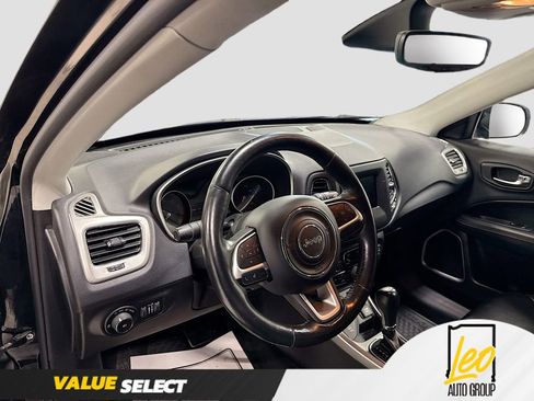Used 2018 Jeep Compass Latitude w/ Popular Equipment Group AWD/4WD image 10