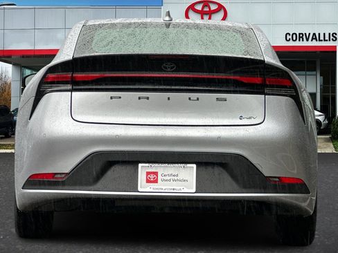 Used 2024 Toyota Prius LE image 5