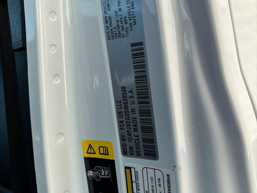 Used 2025 Jeep Wrangler Unlimited Sahara AWD/4WD image 22