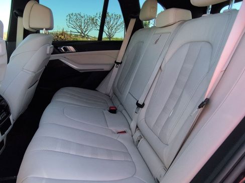 Used 2022 BMW X5 sDrive40i w/ M Sport Package image 23