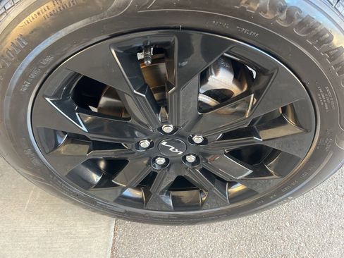 Certified 2024 Kia Carnival SX image 41