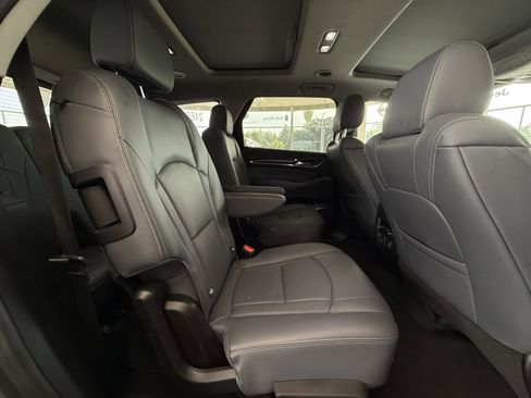 Used 2021 Buick Enclave Essence w/ LPO, Touring Package image 33