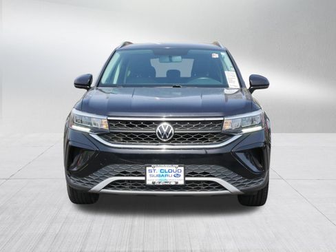 Used 2022 Volkswagen Taos SE AWD/4WD image 2