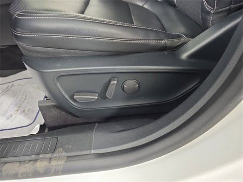 Used 2020 Ford Escape SE Sport image 17