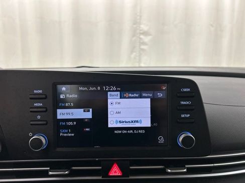 Used 2023 Hyundai Elantra SEL FWD image 12