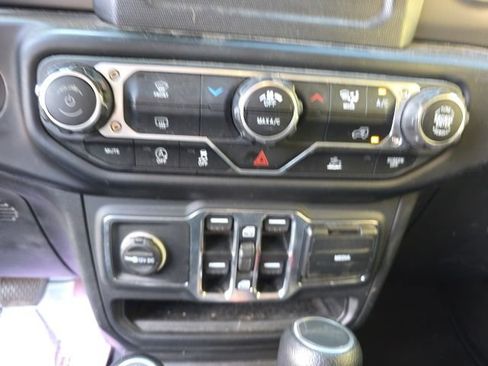 Used 2023 Jeep Gladiator Sport AWD/4WD image 15
