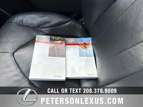 Used 2020 Toyota Highlander Limited image 29