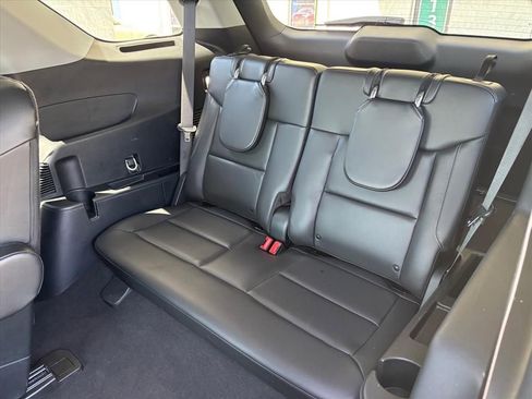 Used 2023 Ford Explorer XLT w/ Equipment Group 202A AWD/4WD image 11