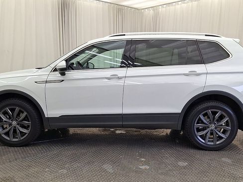 Used 2022 Volkswagen Tiguan SE AWD/4WD image 8