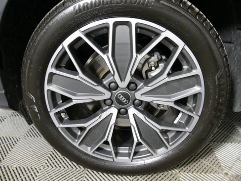 Certified 2025 Audi Q5 Premium Plus w/ Premium Plus image 9