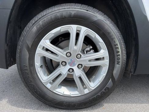 Used 2022 GMC Terrain SLE w/ Driver Convenience Package FWD image 13