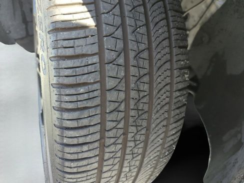 Certified 2025 Volkswagen Tiguan SE R-Line image 45