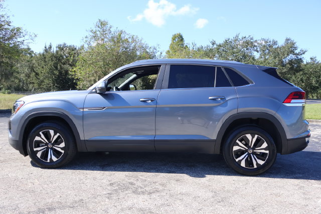 Certified 2024 Volkswagen Atlas Cross Sport SE FWD image 5