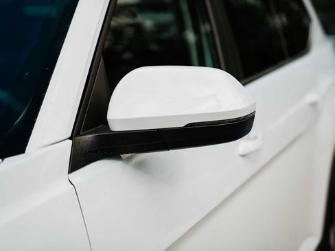 New 2025 Volkswagen Atlas SE image 6