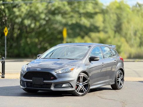 Used 2018 Ford Focus ST FWD image 32