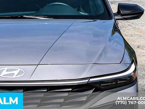 Used 2025 Hyundai Elantra Sport FWD image 15