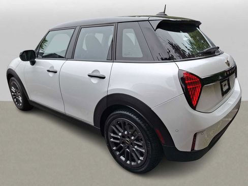 Used 2026 MINI Cooper 4-Door Hardtop FWD image 5