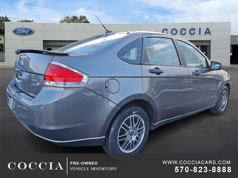 Used 2010 Ford Focus SE image 4