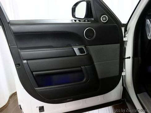 Used 2021 Land Rover Range Rover Sport HST image 28