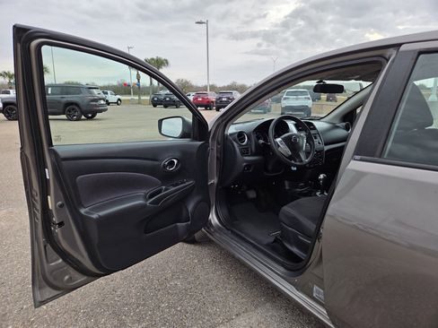 Used 2017 Nissan Versa SV image 11
