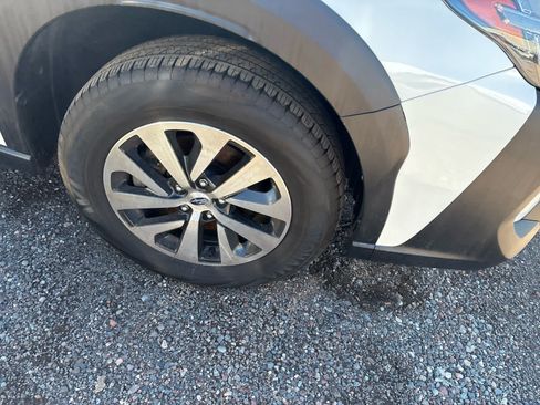 Used 2024 Subaru Outback Premium AWD/4WD image 5