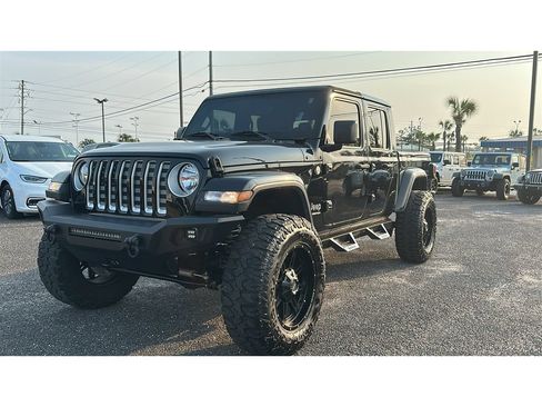 Used 2021 Jeep Gladiator Overland w/ Popular Equipment Package AWD/4WD image 1