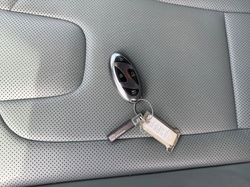 Used 2025 Hyundai Elantra Limited image 22