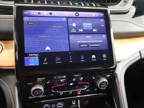 Used 2025 Jeep Grand Cherokee L Summit image 21