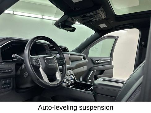Used 2023 GMC Yukon XL Denali w/ Advanced Technology Package AWD/4WD image 37