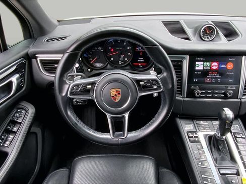 Used 2018 Porsche Macan AWD/4WD image 6