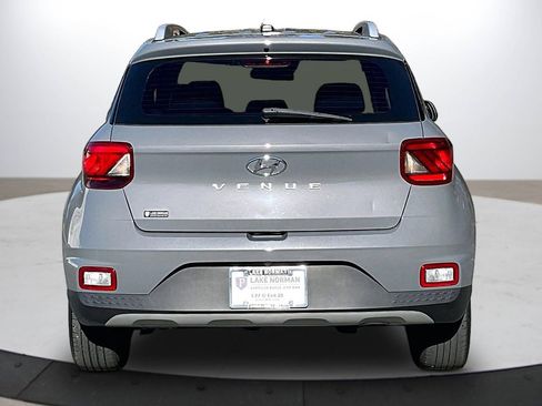 Used 2023 Hyundai Venue SEL w/ Cargo Package image 8