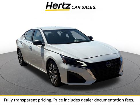 Used 2025 Nissan Altima 2.5 SV FWD image 1