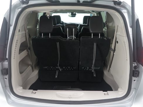 Used 2024 Chrysler Pacifica Limited image 19