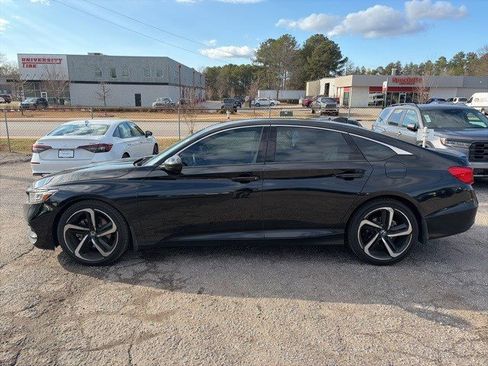 Used 2018 Honda Accord Sport image 2