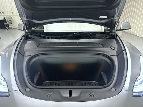 Used 2024 Tesla Model Y Performance image 22